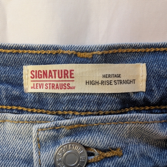 Signature by Levi Strauss Blue Ankle Cropped Jeans - Picture 3 of 7